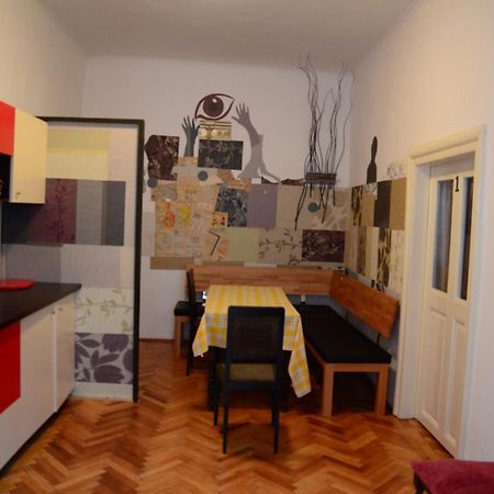 Hostel Pangeea Sibiu Quarto foto